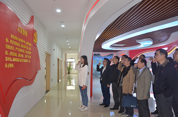 不忘初心跟黨走——參觀福興經(jīng)濟(jì)開發(fā)區(qū)政治生活館